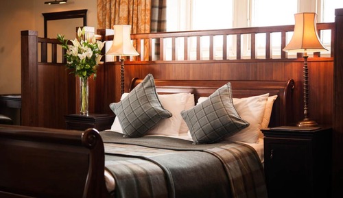Feature King Room