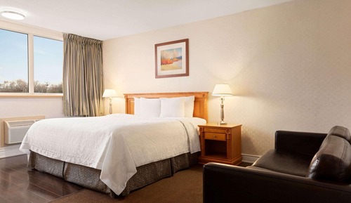 Standard Room, 1 King Bed