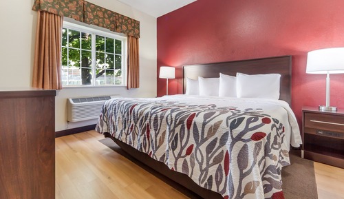 Standard Apartment, 1 King Bed (1 Bedroom, Smoke Free)