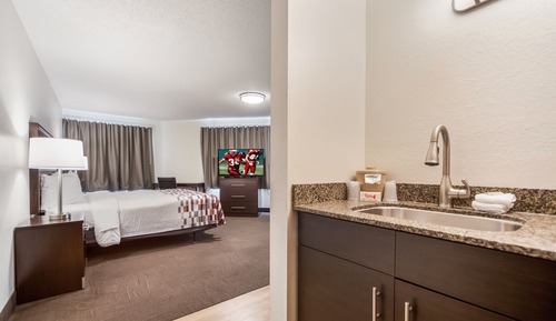 Suite, 1 King Bed, Accessible (Roll-In Shower, Smoke Free)