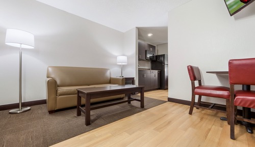 Suite, 1 King Bed (Smoke Free)