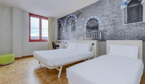 Triple Non-Smoking Room