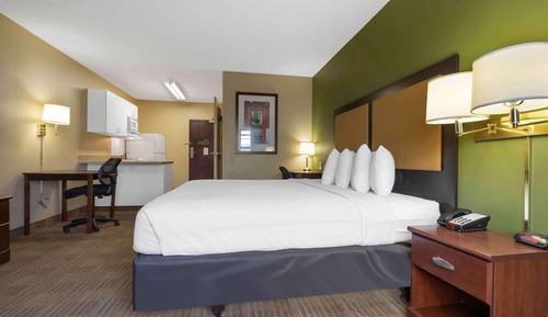Studio, 1 King Bed, Non Smoking