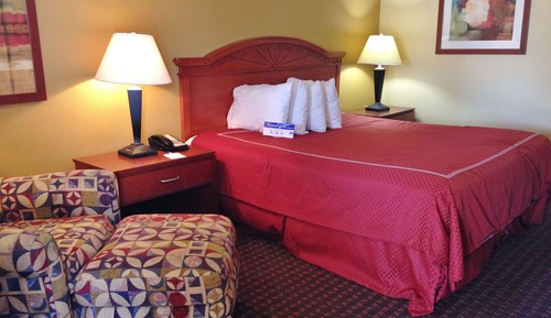 Suite, 1 King Bed, Non Smoking, Kitchen