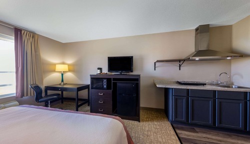 Room, 1 King Bed, Non Smoking, Kitchenette