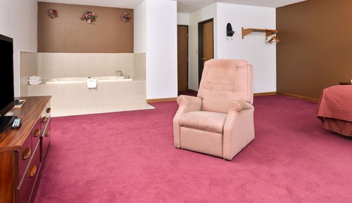 Suite, 1 King Bed, Smoking, Jetted Tub