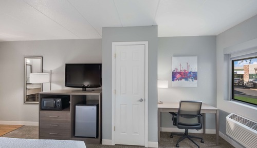 Standard Room, 1 King Bed, Non Smoking, Refrigerator & Microwave