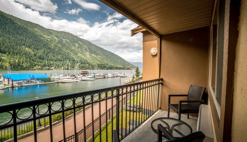 Standard Studio, 1 King Bed, Kitchenette, Lake View (with Sofabed)