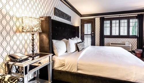 Suite, 1 King Bed, Non Smoking, Balcony