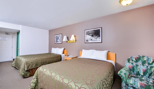 Room, 2 Queen Beds, Non Smoking