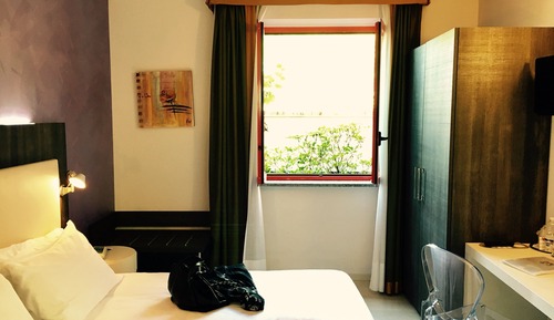 Double or Twin Room (With lift)
