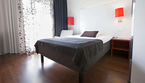 Single Room (Motorised Bed)