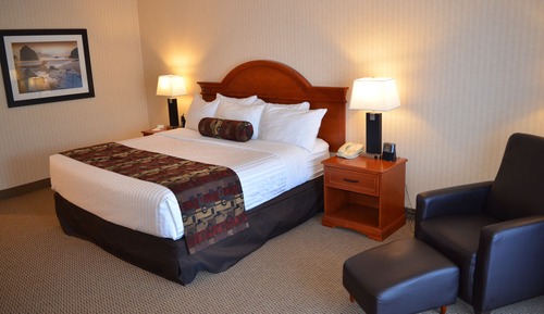 Classic Room, 1 King Bed, Lakeview - No Pets
