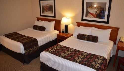 Classic Room, 2 Queen Beds, Pet Friendly, Lakeview