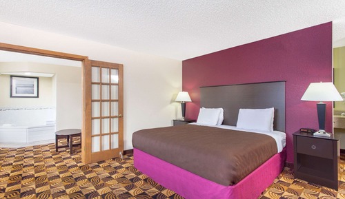 Superior Studio Suite, 1 King Bed, Non Smoking