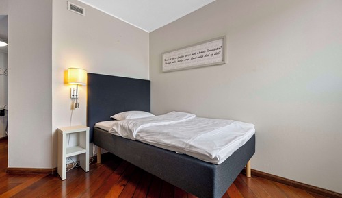 Single Room (Compact)