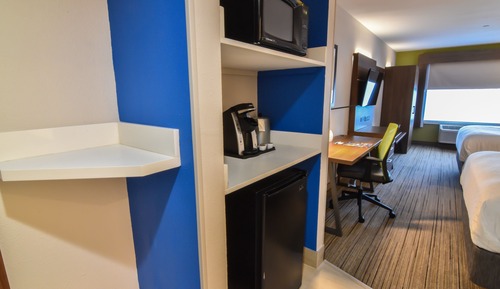 Standard Room, 2 Queen Beds (Low Floor)
