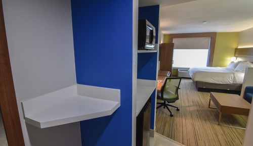 Suite, 1 King Bed, Accessible (Communications)