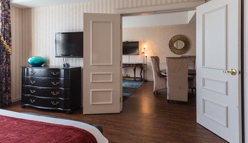 Executive Suite, 1 King Bed, Multiple View (Presidential Suite)