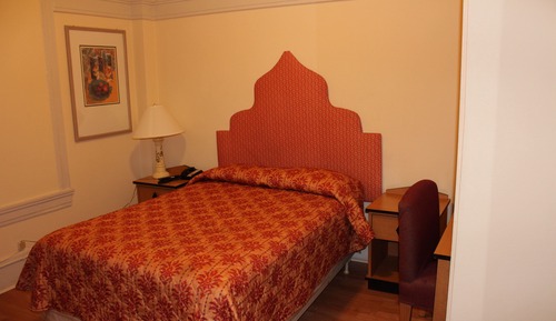 Economy Room, 1 Double Bed (with Shared Bathroom in Hallway)