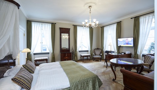 Classic Suite (Antique Room)