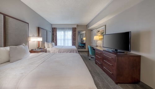 Suite, 2 Queen Beds, Non Smoking (Accessible Bathtub)