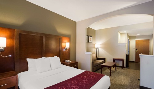 Suite, 1 Queen Bed with Sofa bed, Accessible, Non Smoking