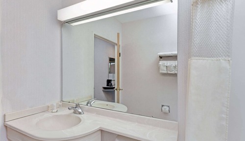 Room, 1 Queen Bed, Accessible