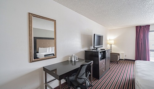 Standard Room, 1 Queen Bed, Accessible, Non Smoking