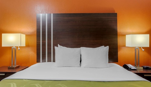 Standard Room, 1 King Bed, Smoking