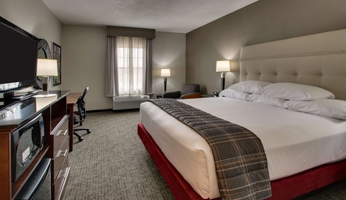 Deluxe Room, 1 King Bed, Accessible, Refrigerator & Microwave (Tub, Upper Floor)
