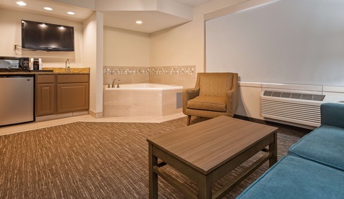 Suite, 1 King Bed, Non Smoking, Jetted Tub (with Sofabed)