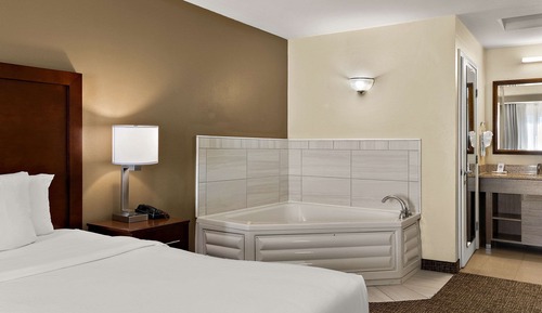 Suite, Non Smoking, Jetted Tub (1 King Bed)