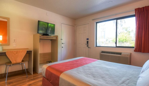 Standard Room, 1 Double Bed, Accessible, Non Smoking