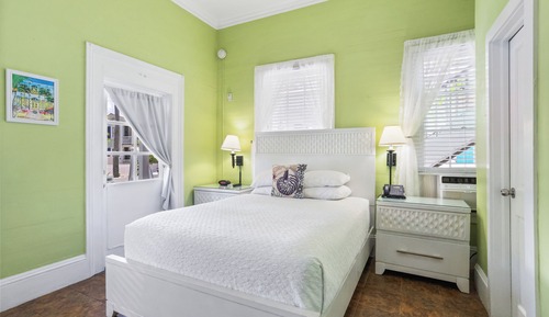 Junior Suite, 1 Queen Bed with Sofa bed, Non Smoking, Private Bathroom (Room 102)
