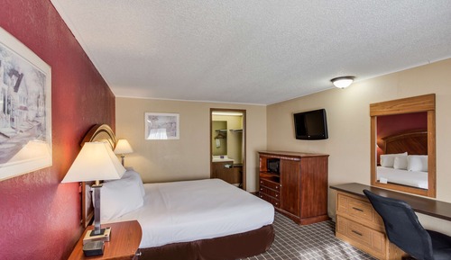 Room, 1 King Bed, Smoking