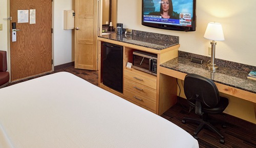 Economy Room, 1 King Bed, Non Smoking