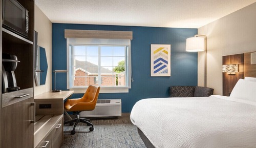 Standard Room, 1 Queen Bed, Accessible Bathtub (Communications, Accessible Tub)