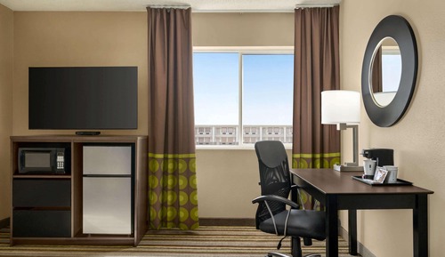 Suite, 1 King Bed, Microwave