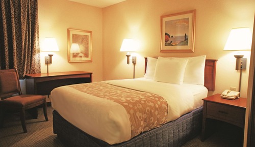 Room, 1 Double Bed, Accessible, Non Smoking (Mobility,Hearing,Tub w/Grab Bars)