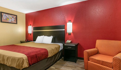 Standard Room, 1 King Bed, Smoking
