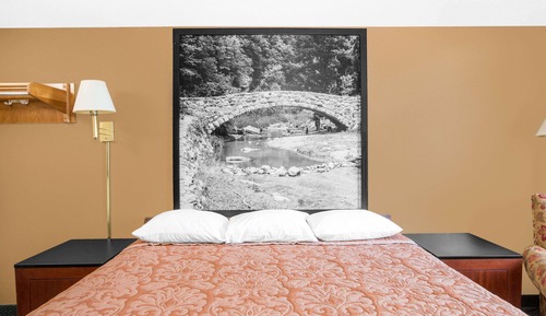Standard Room, 1 Queen Bed, Accessible