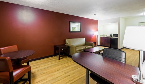 Suite, 1 King Bed (Smoke Free)