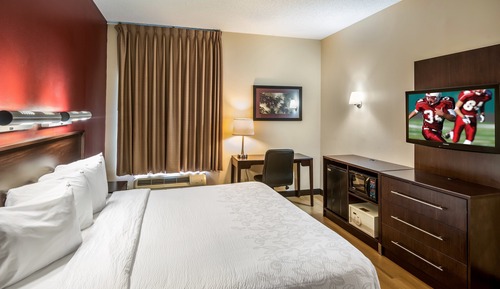 Superior Room, 1 King Bed, Accessible (Smoke Free)