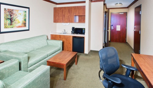 Suite, 1 King Bed, Mobility Accessible (Mobility, Access Tub)
