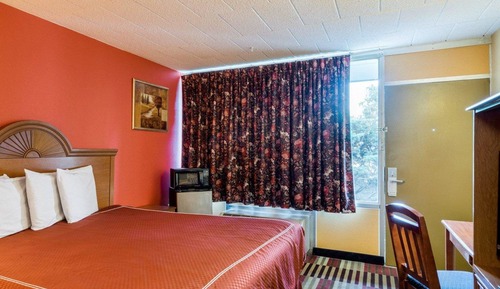 Standard Room, 1 King Bed, Smoking