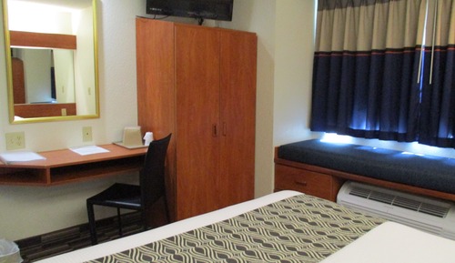 Suite, 1 Queen Bed