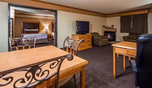 Grand Suite, 2 Queen Beds, Non Smoking, Kitchenette (with Sofabed)