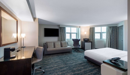 Room, 1 King Bed, Accessible, Non Smoking (Lake Front View)