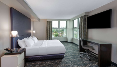 Suite, 1 King Bed, Non Smoking, View (City Side View)